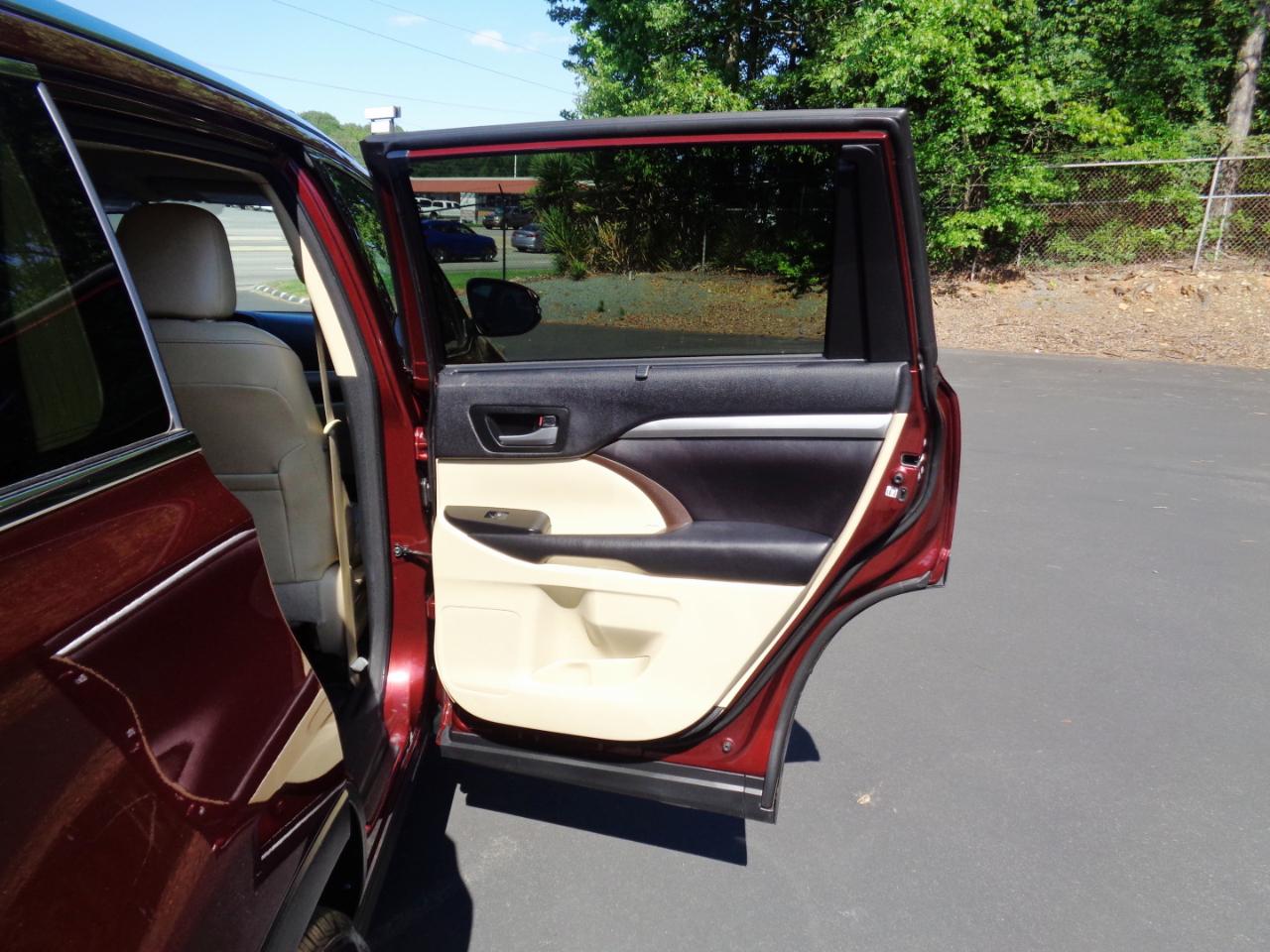 Toyota Highlander FWD 4dr V6 XLE (Natl) 2016