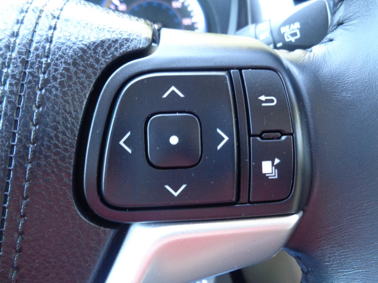 Toyota Highlander FWD 4dr V6 XLE (Natl) 2016