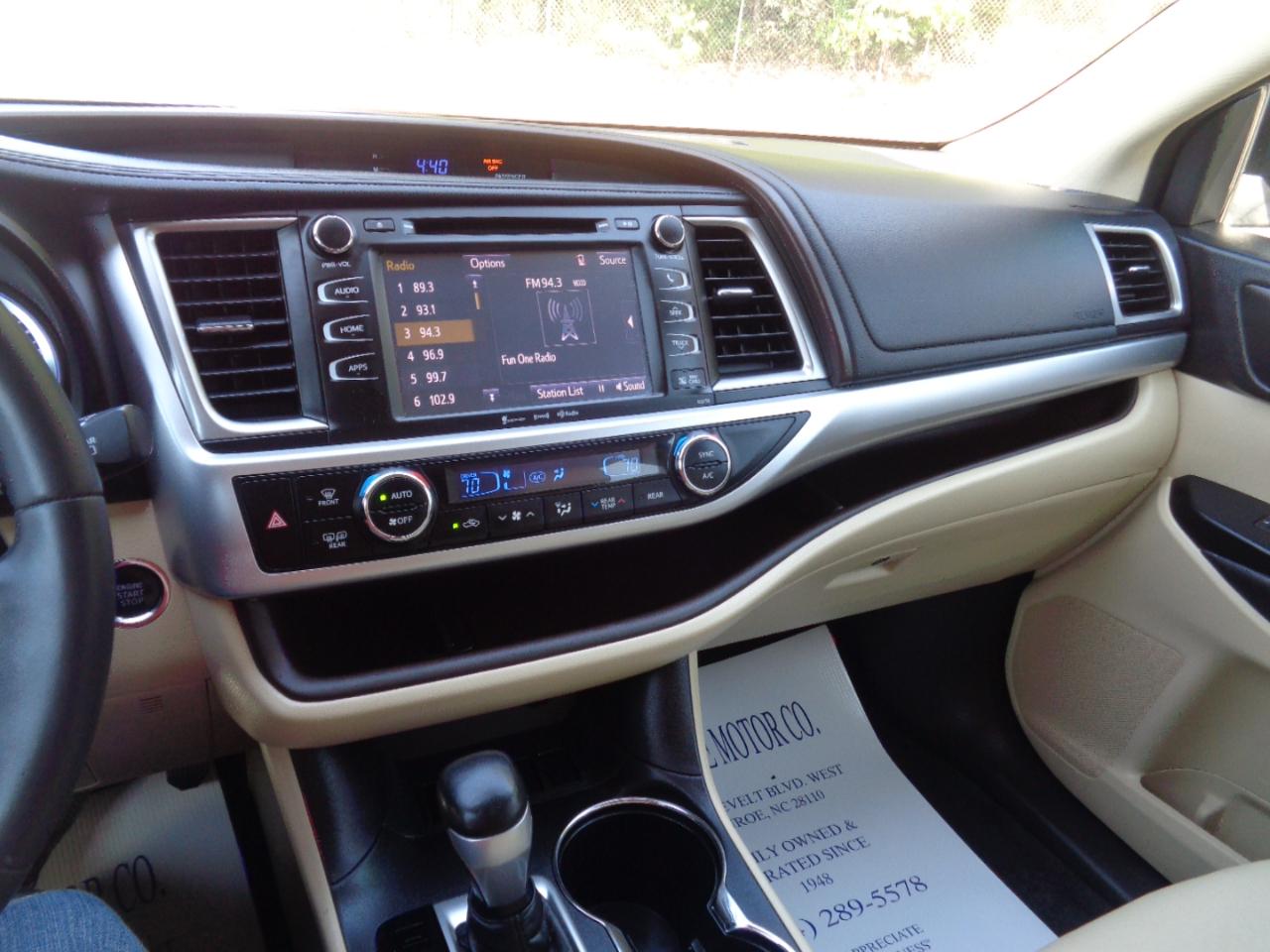 Toyota Highlander FWD 4dr V6 XLE (Natl) 2016
