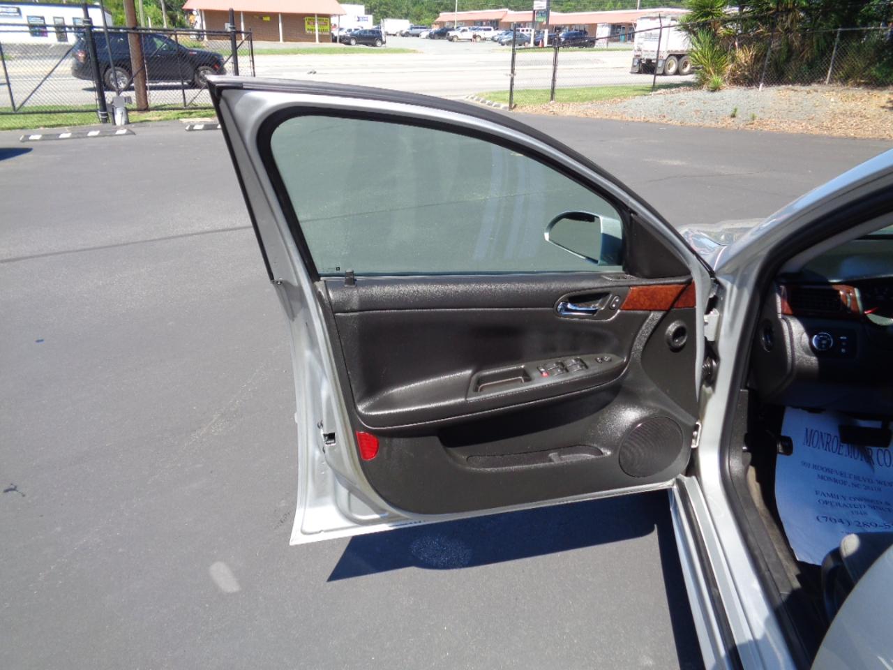 Chevrolet Impala 4dr Sdn LT Fleet 2011