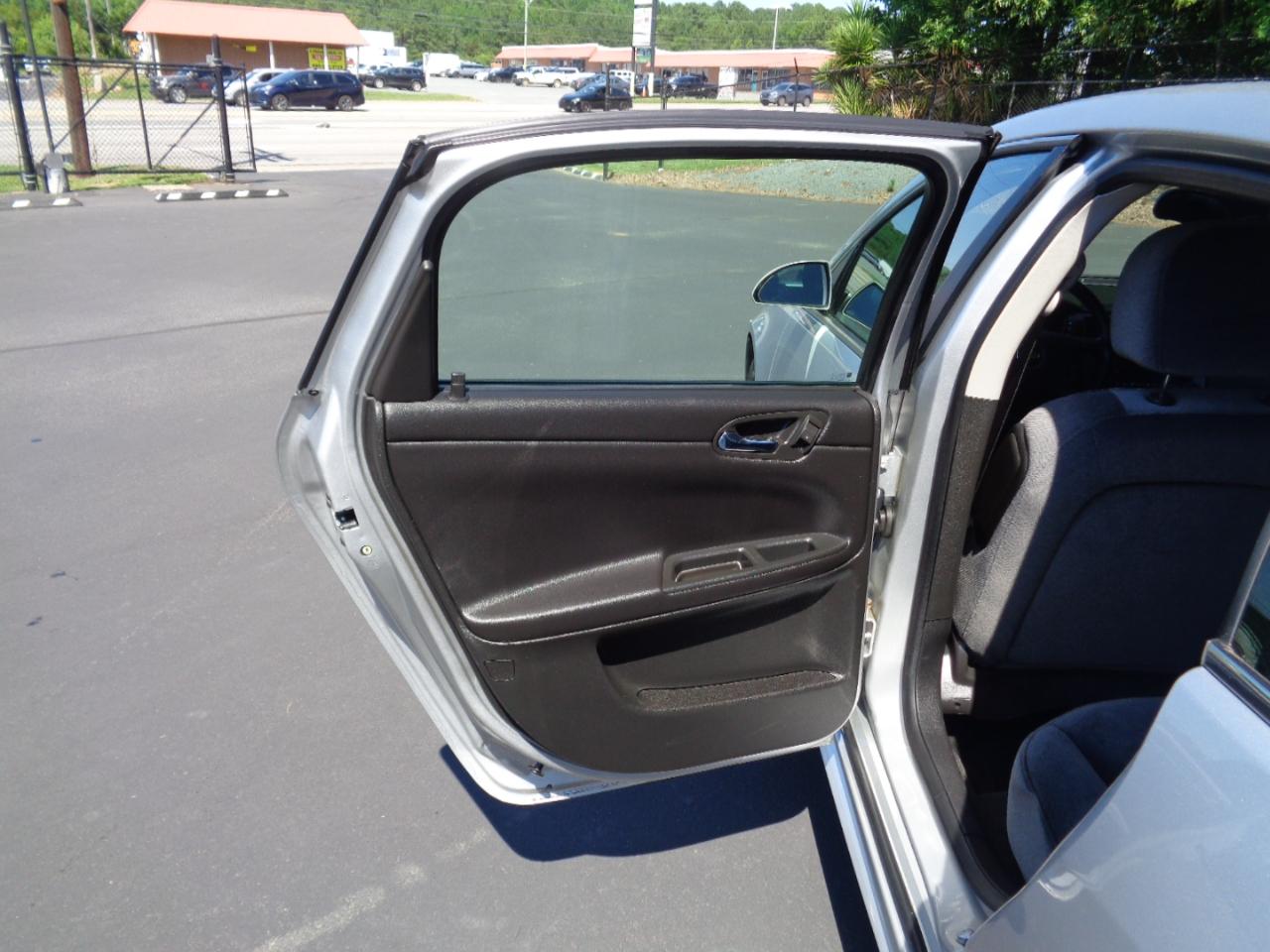 Chevrolet Impala 4dr Sdn LT Fleet 2011