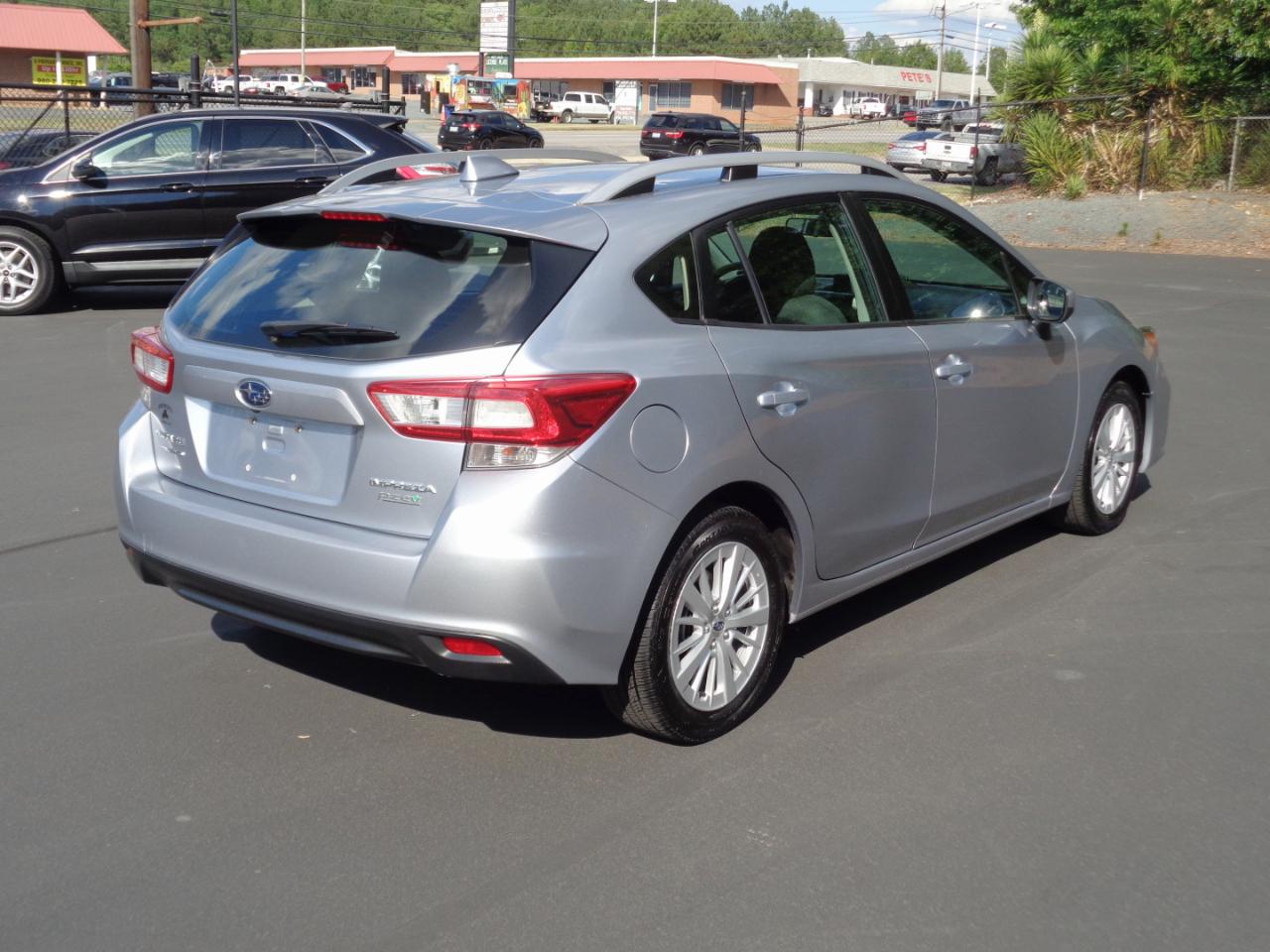 Subaru Impreza 2.0i Premium 5-door CVT 2017