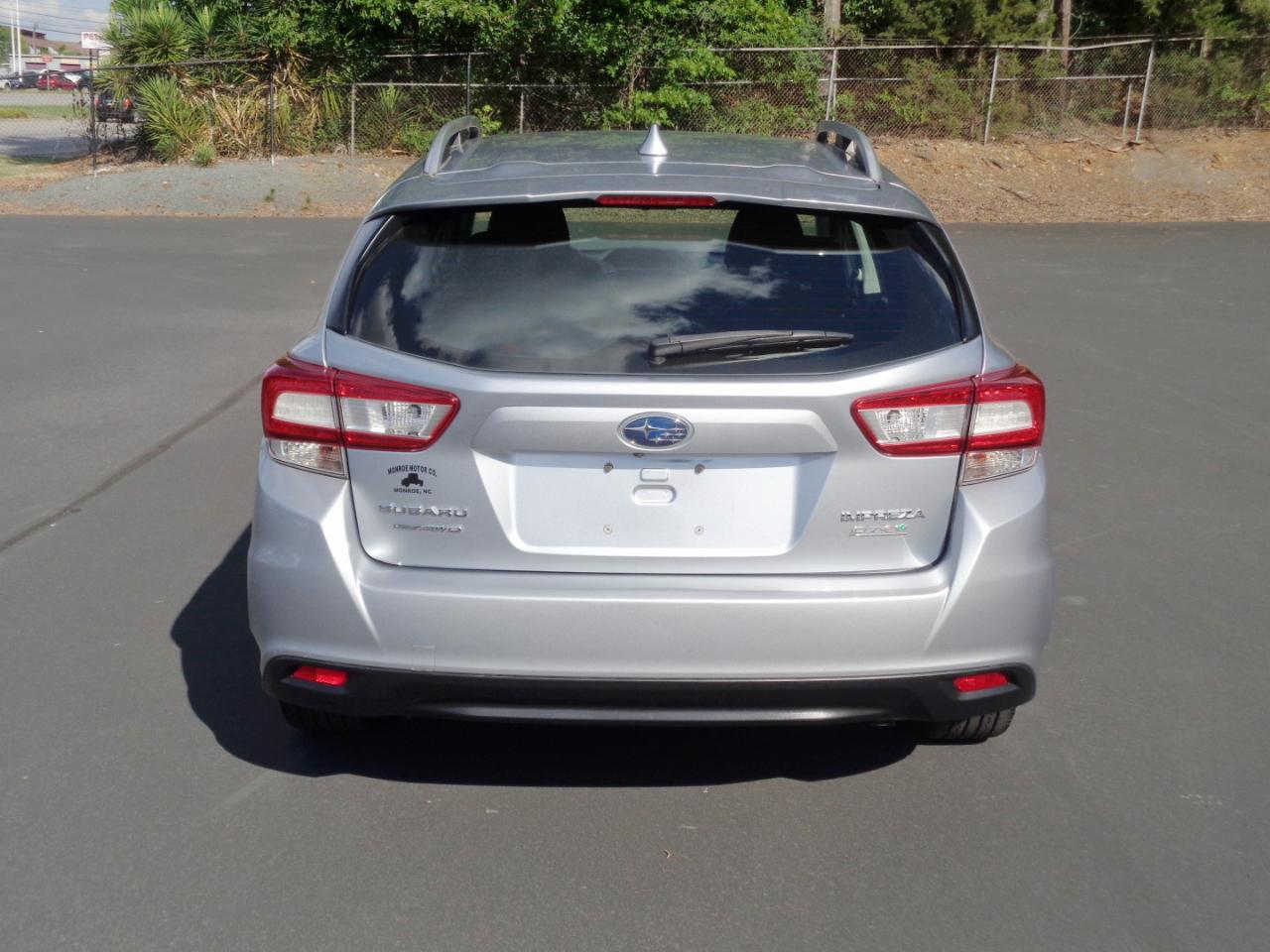 Subaru Impreza 2.0i Premium 5-door CVT 2017