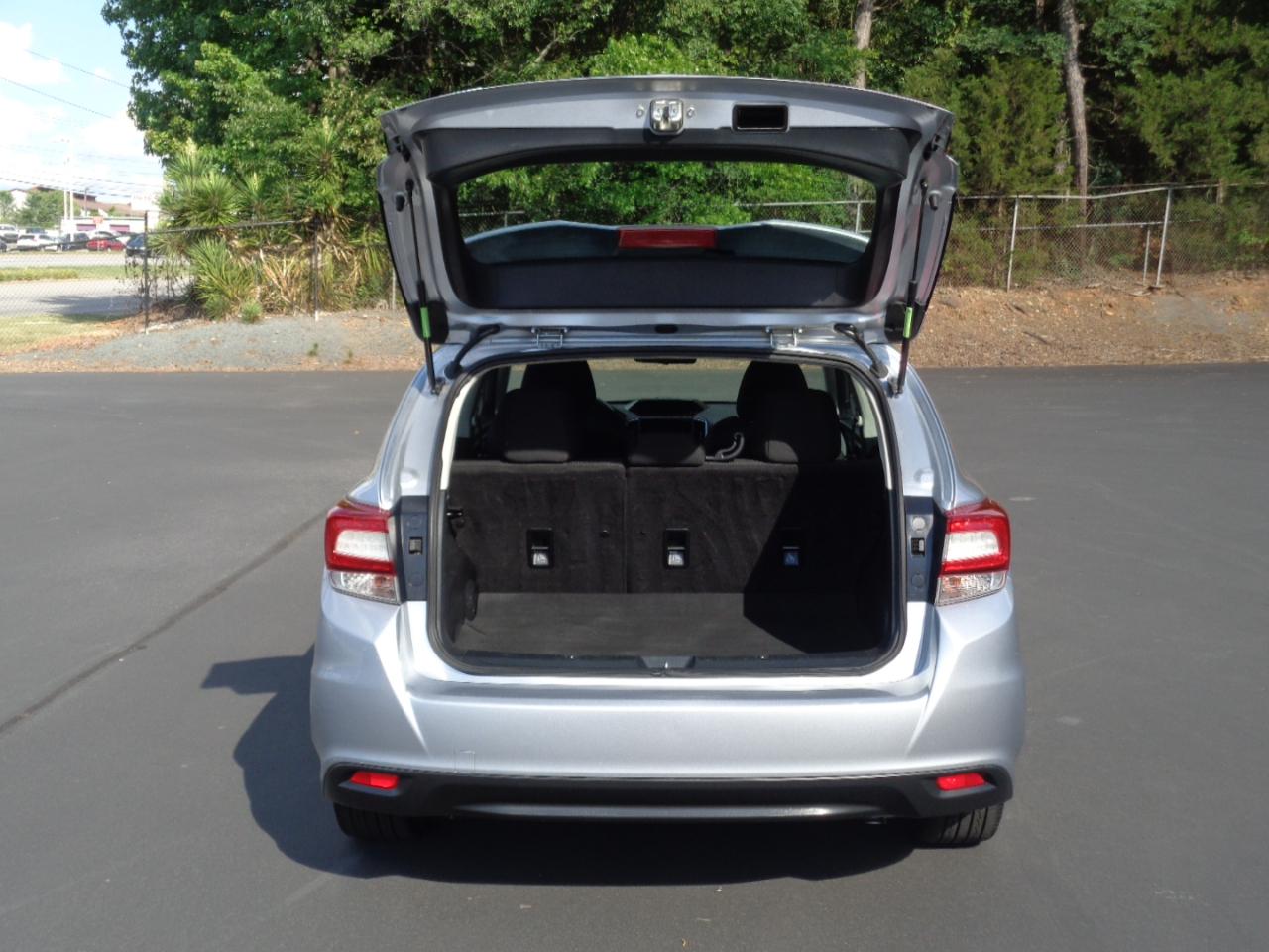 Subaru Impreza 2.0i Premium 5-door CVT 2017