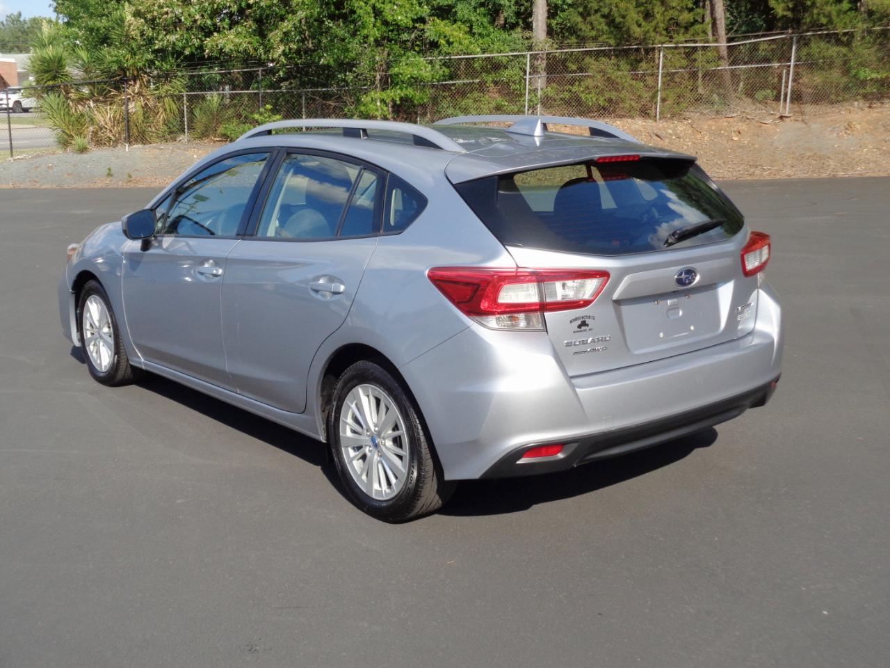 Subaru Impreza 2.0i Premium 5-door CVT 2017