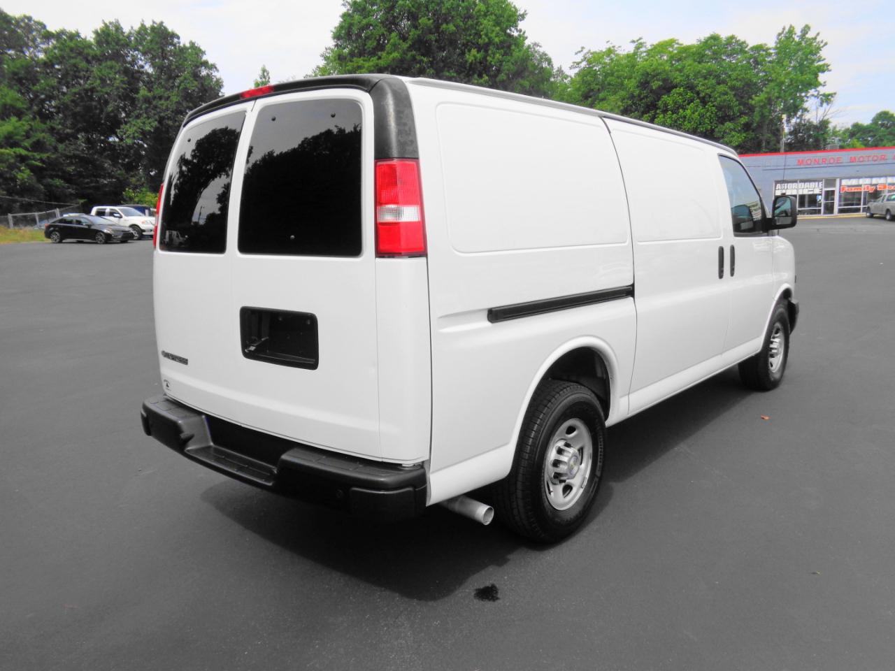 Chevrolet Express Cargo Van RWD 2500 135" 2020
