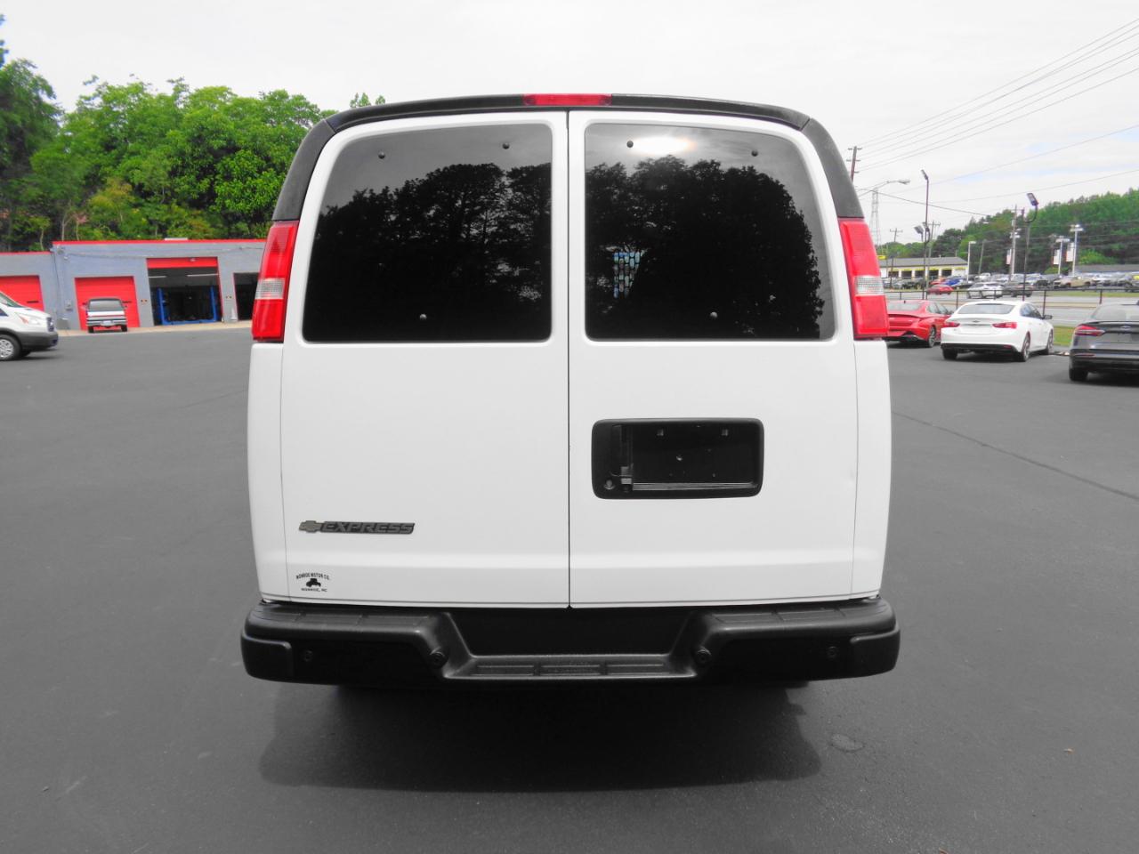 Chevrolet Express Cargo Van RWD 2500 135" 2020