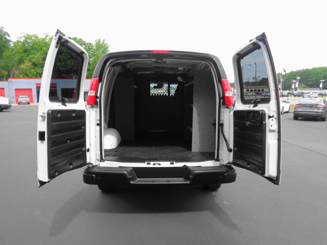 Chevrolet Express Cargo Van RWD 2500 135" 2020