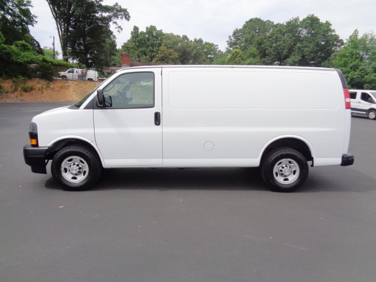 Chevrolet Express Cargo Van RWD 2500 135" 2020