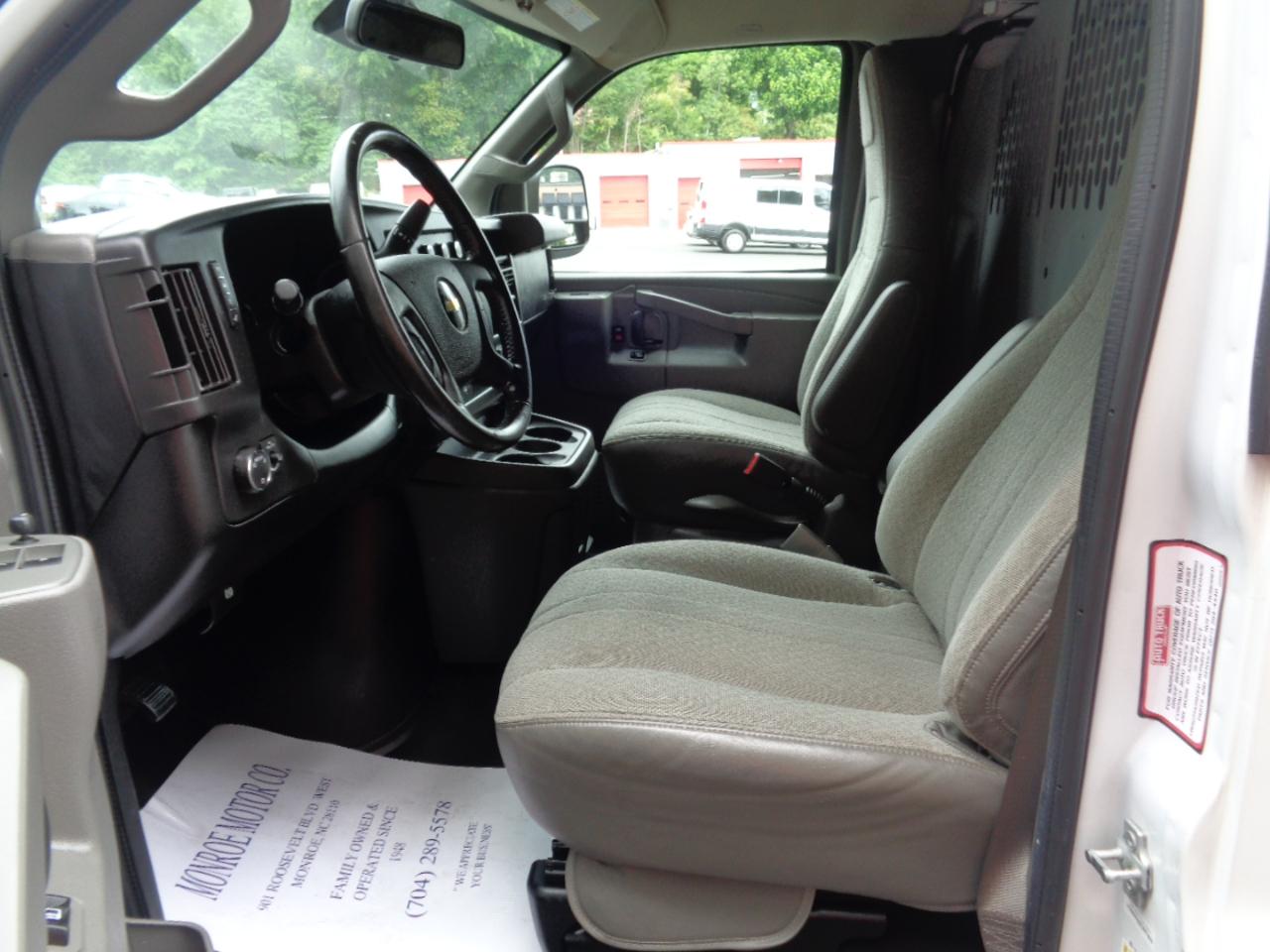 Chevrolet Express Cargo Van RWD 2500 135" 2020