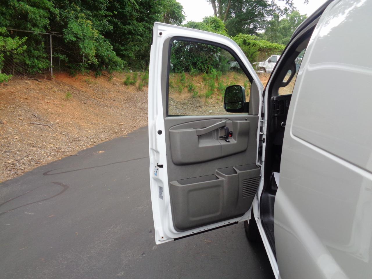 Chevrolet Express Cargo Van RWD 2500 135" 2020
