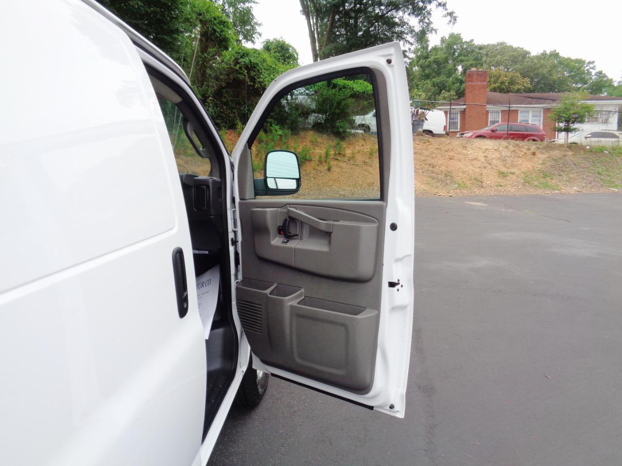 Chevrolet Express Cargo Van RWD 2500 135" 2020