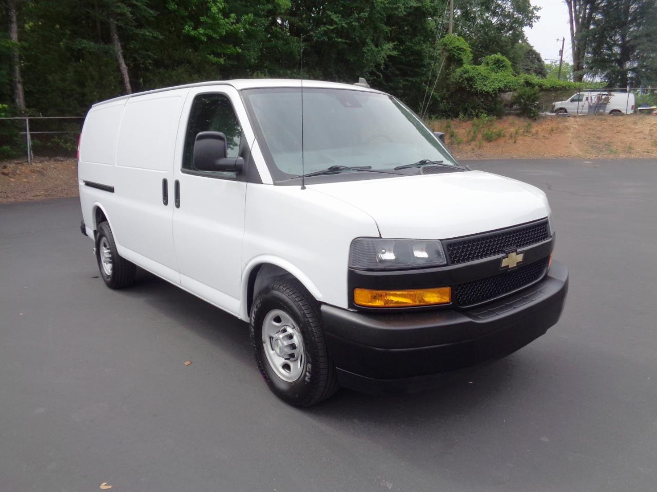 Chevrolet Express Cargo Van RWD 2500 135" 2020