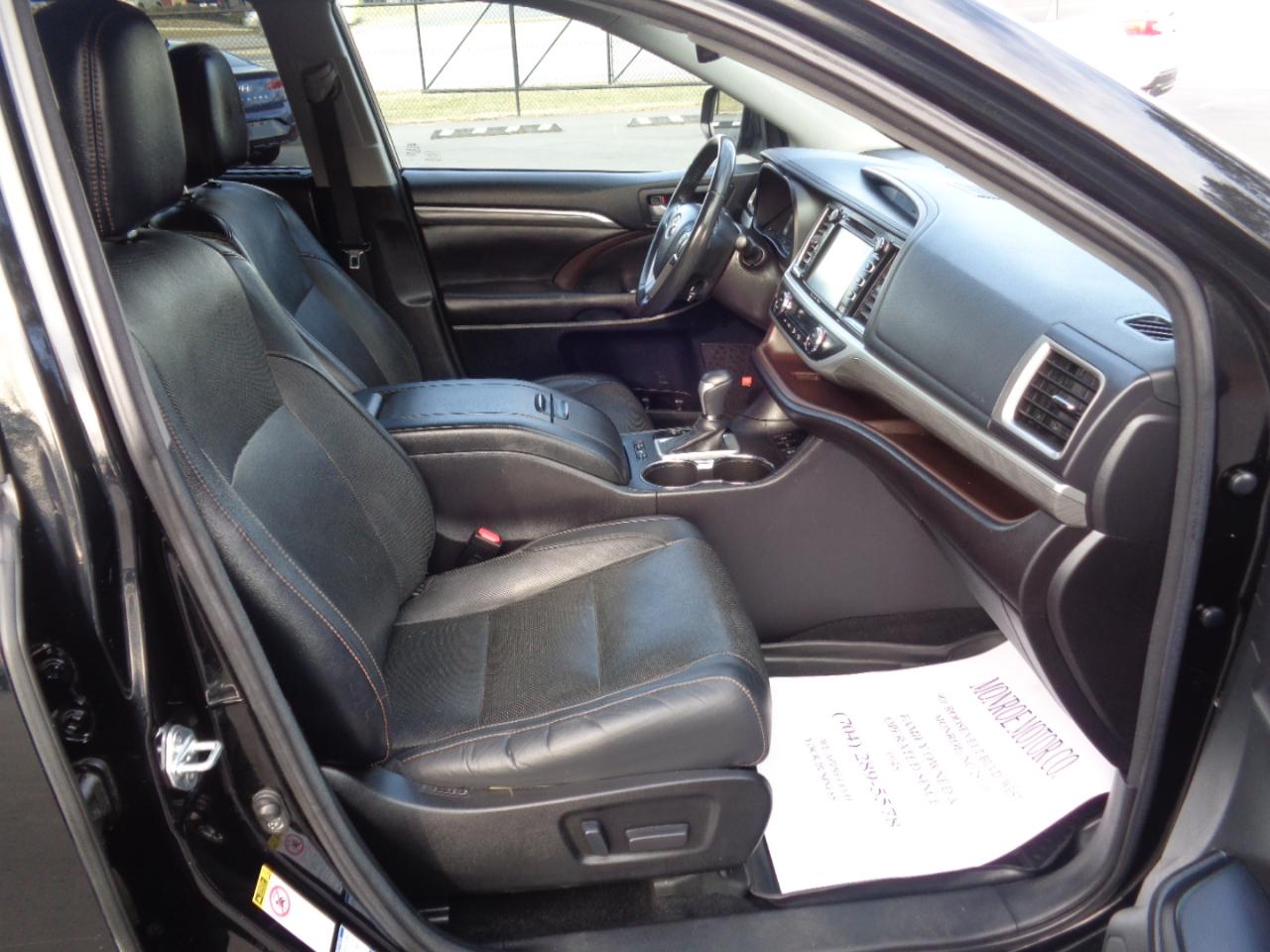 Toyota Highlander Limited V6 AWD (Natl) 2017