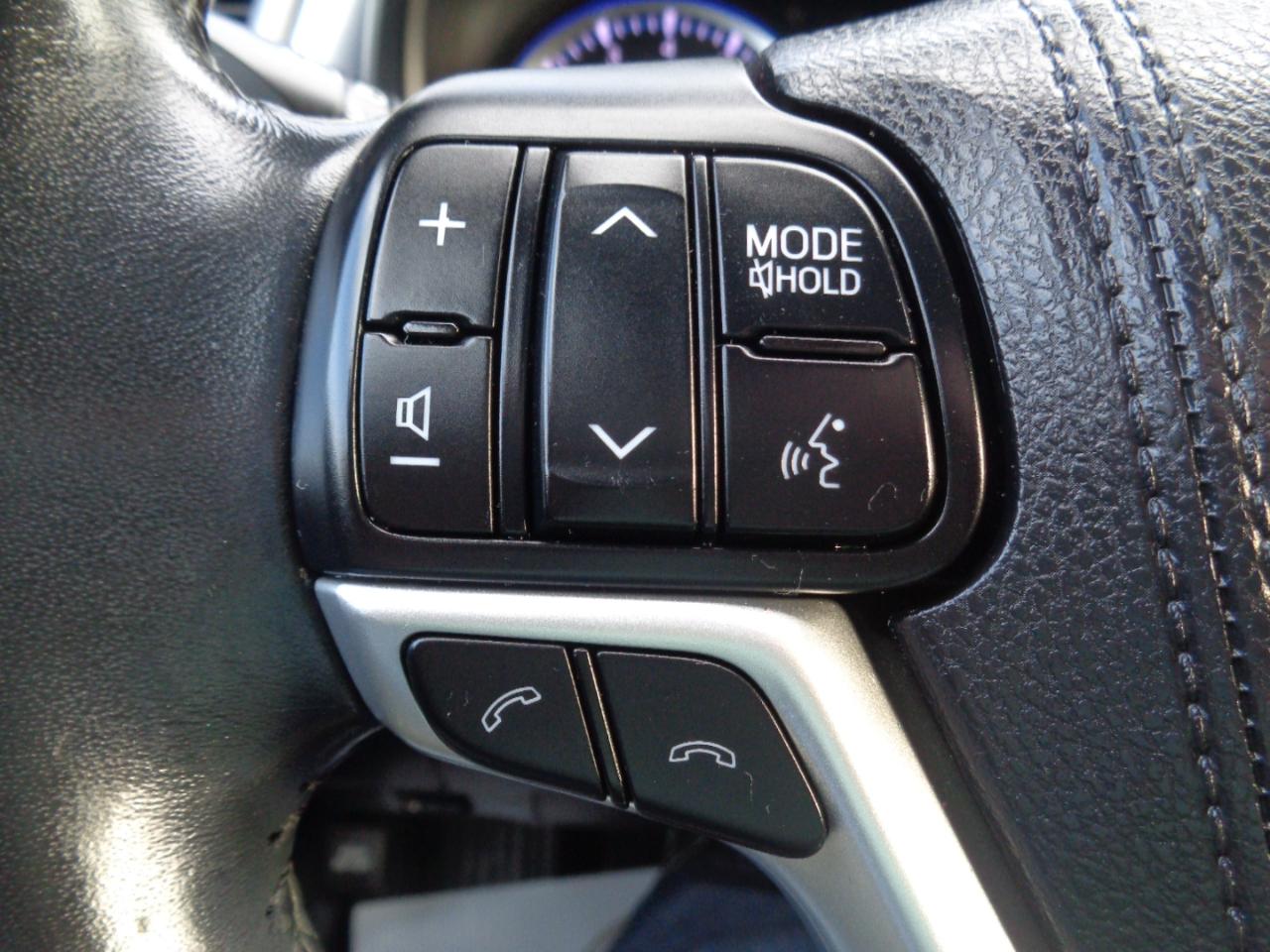 Toyota Highlander Limited V6 AWD (Natl) 2017