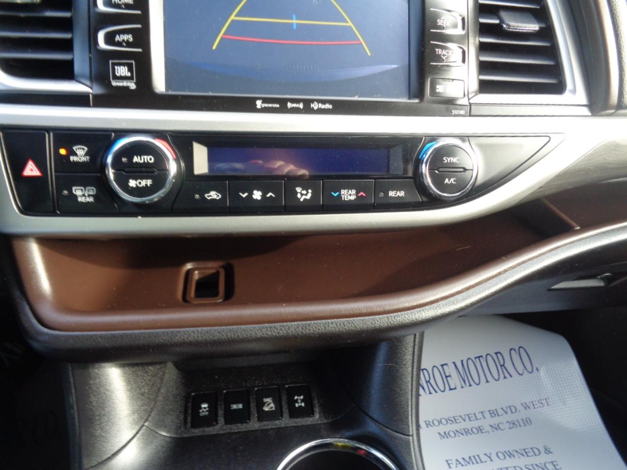 Toyota Highlander Limited V6 AWD (Natl) 2017
