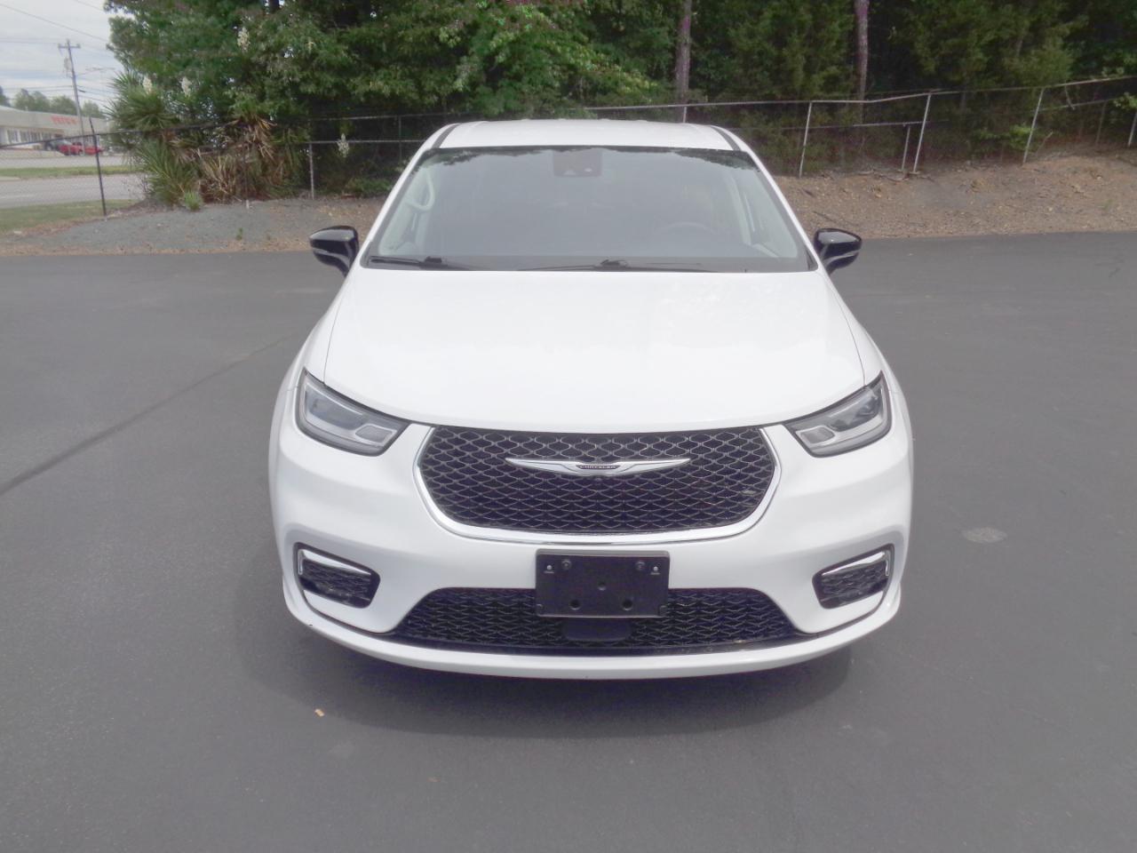 Chrysler Pacifica Touring L FWD 2024