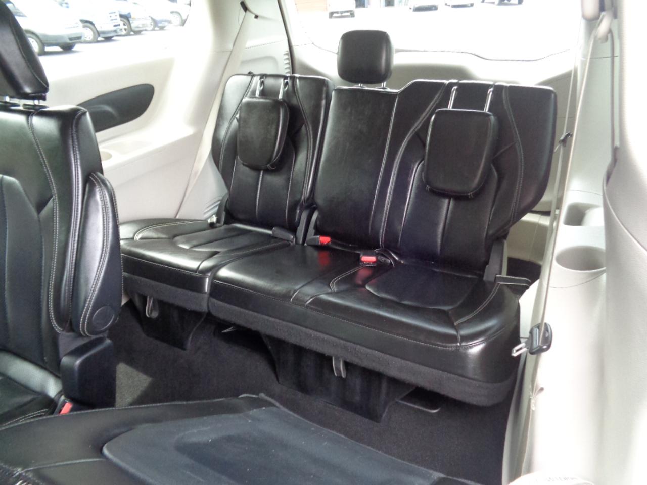 Chrysler Pacifica Touring L FWD 2024