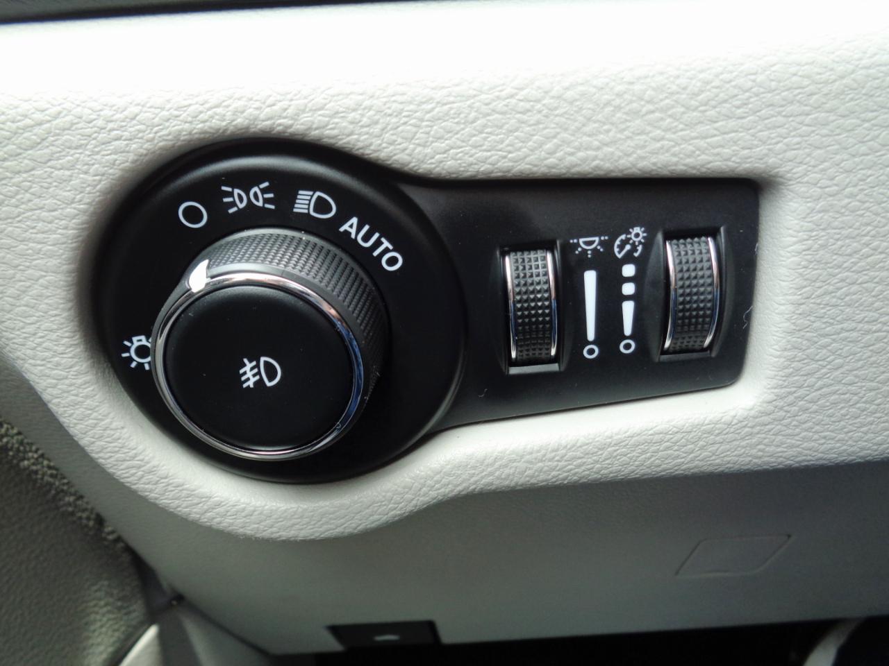 Chrysler Pacifica Touring L FWD 2024