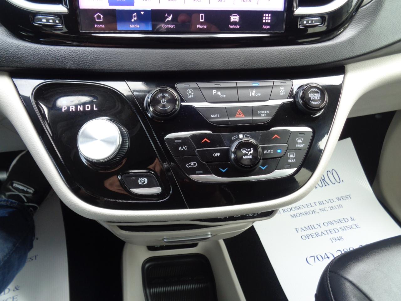 Chrysler Pacifica Touring L FWD 2024