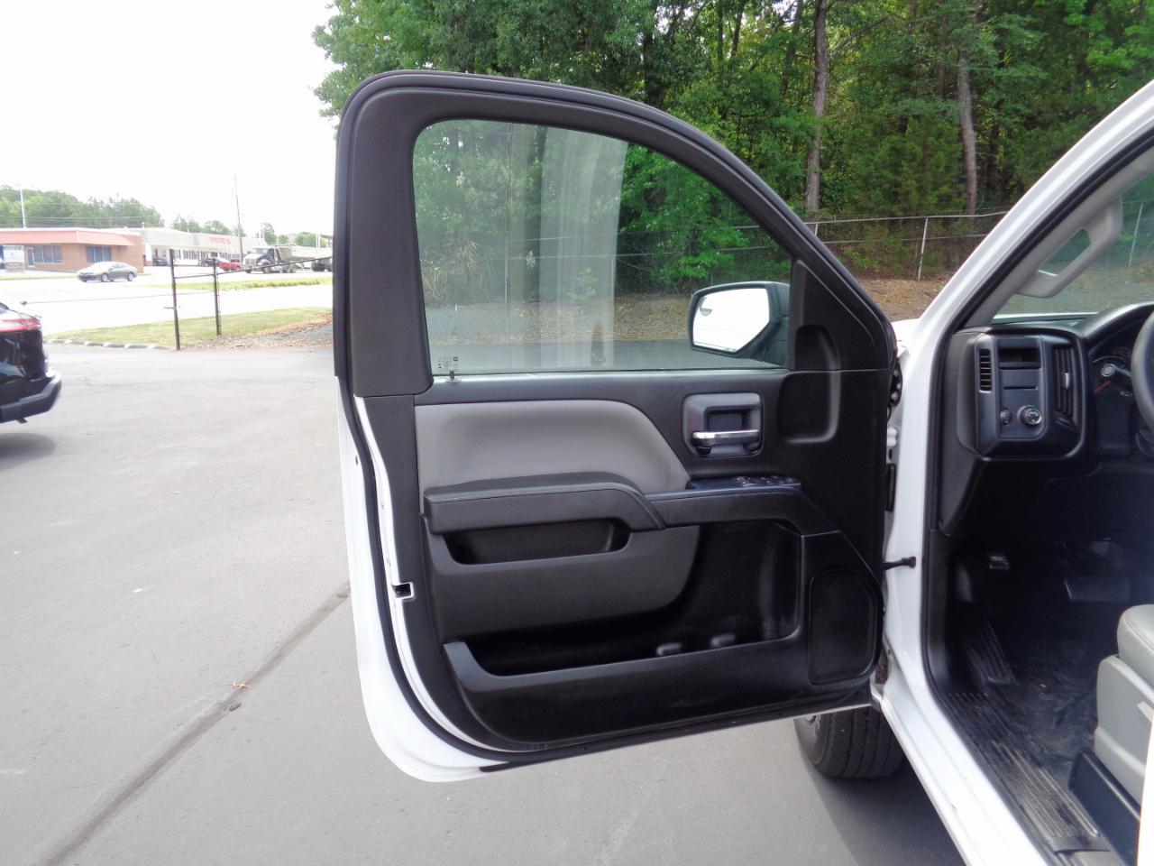 Chevrolet Silverado 2500HD 2WD Reg Cab 133.6" Work Truck 2015