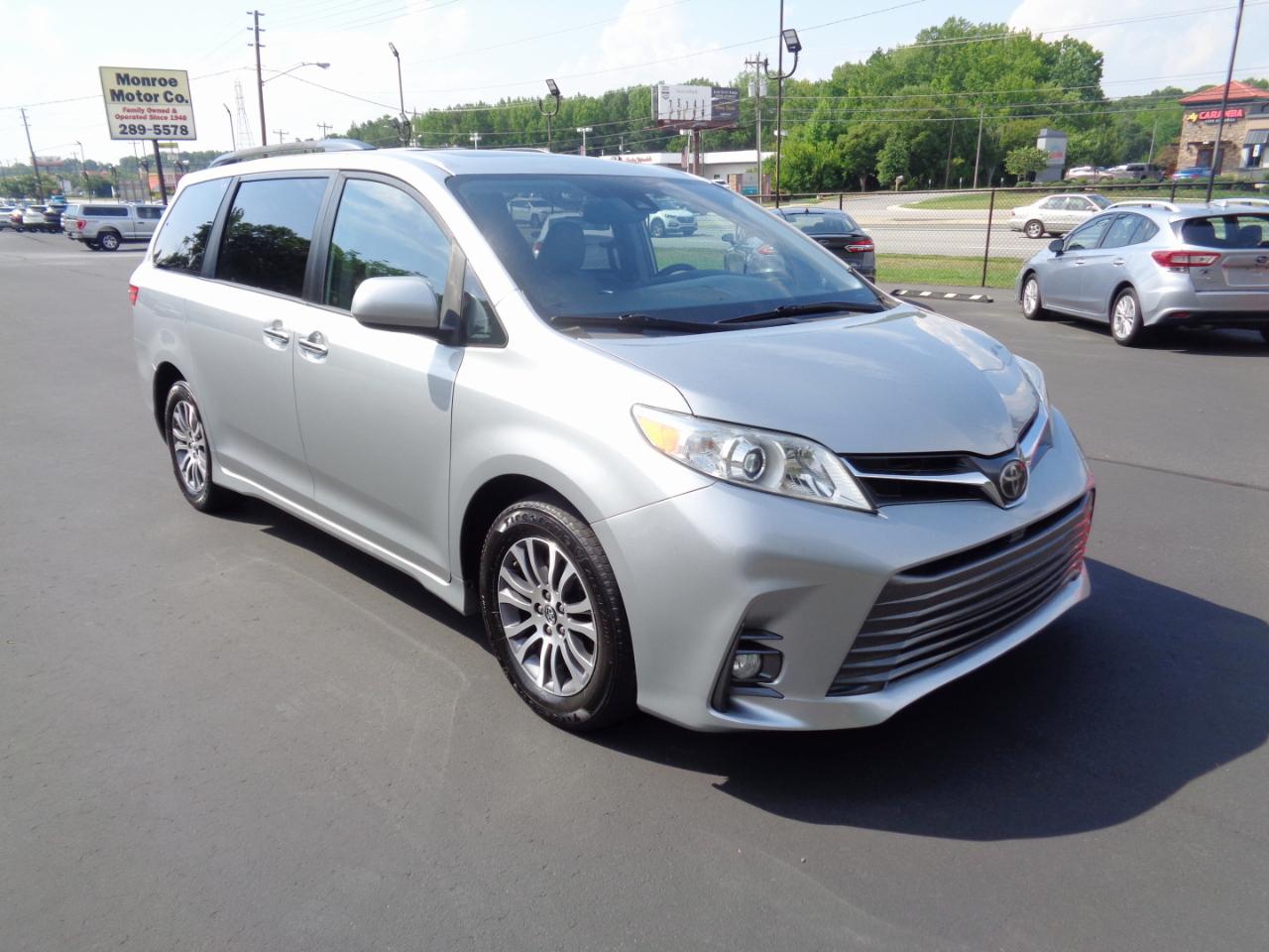 Toyota Sienna XLE Auto Access Seat FWD 7-Passenger (Natl) 2019