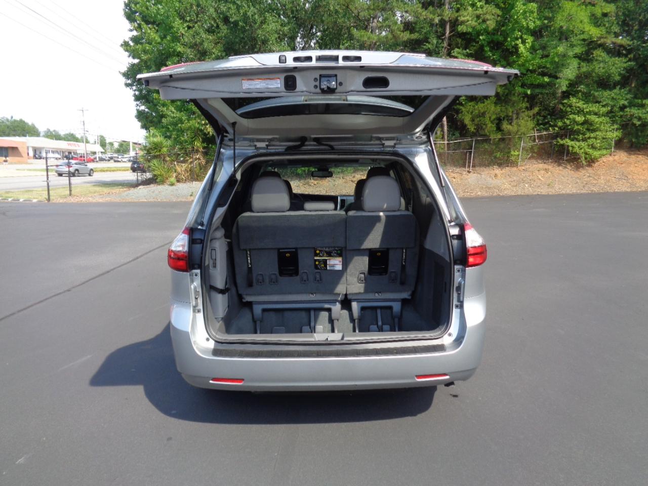 Toyota Sienna XLE Auto Access Seat FWD 7-Passenger (Natl) 2019