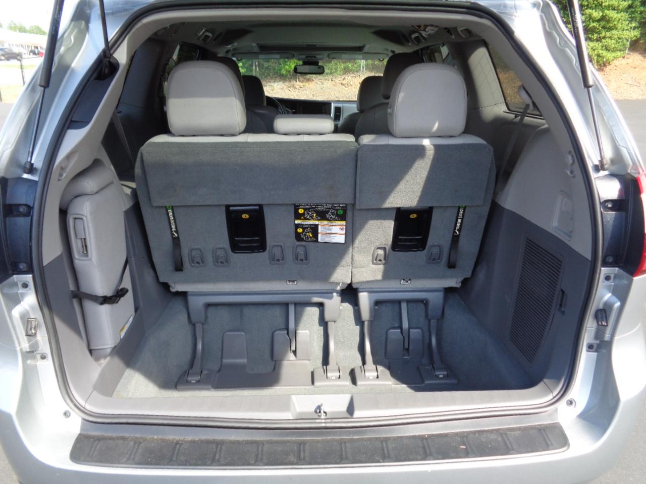 Toyota Sienna XLE Auto Access Seat FWD 7-Passenger (Natl) 2019