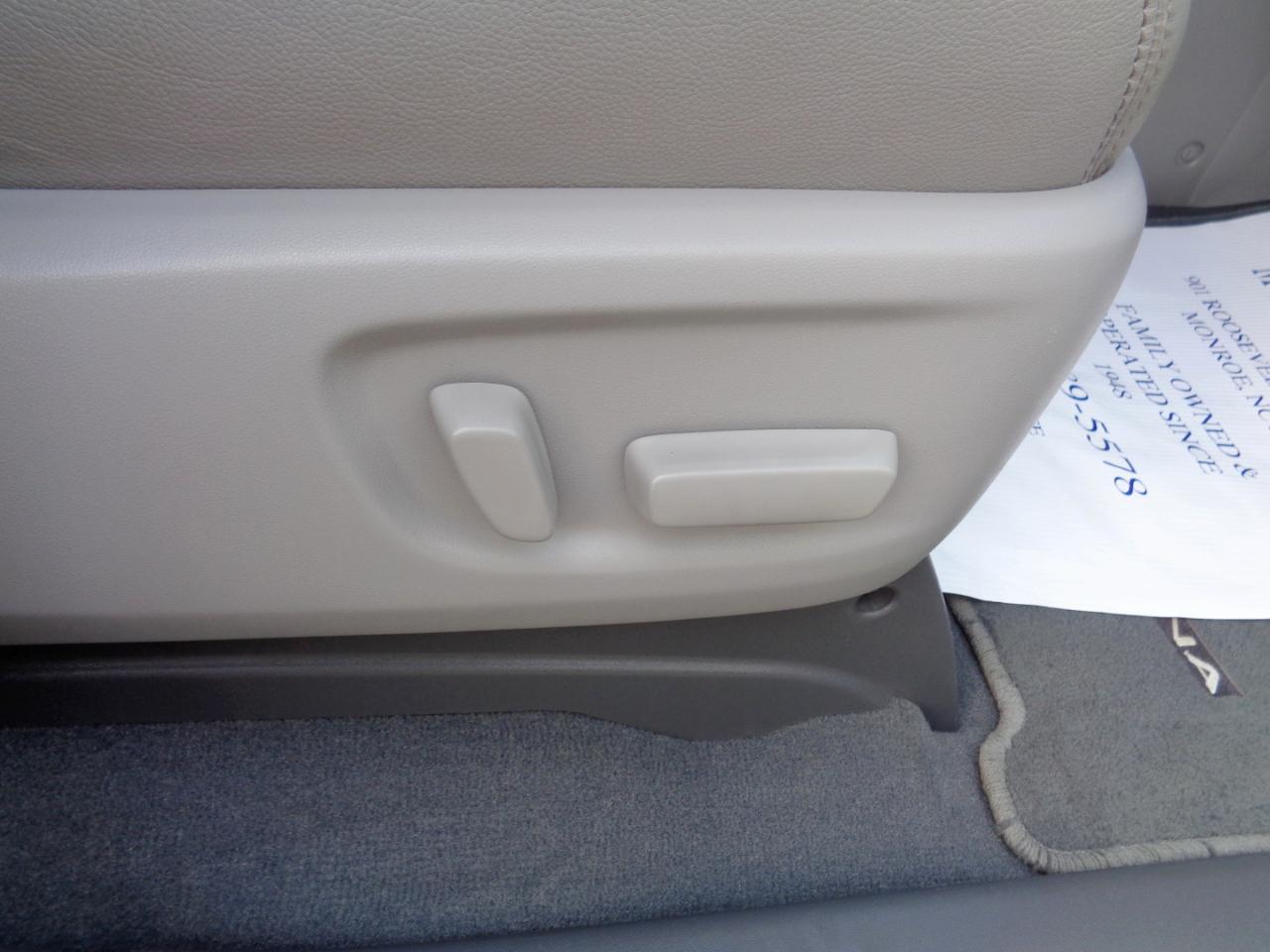 Toyota Sienna XLE Auto Access Seat FWD 7-Passenger (Natl) 2019