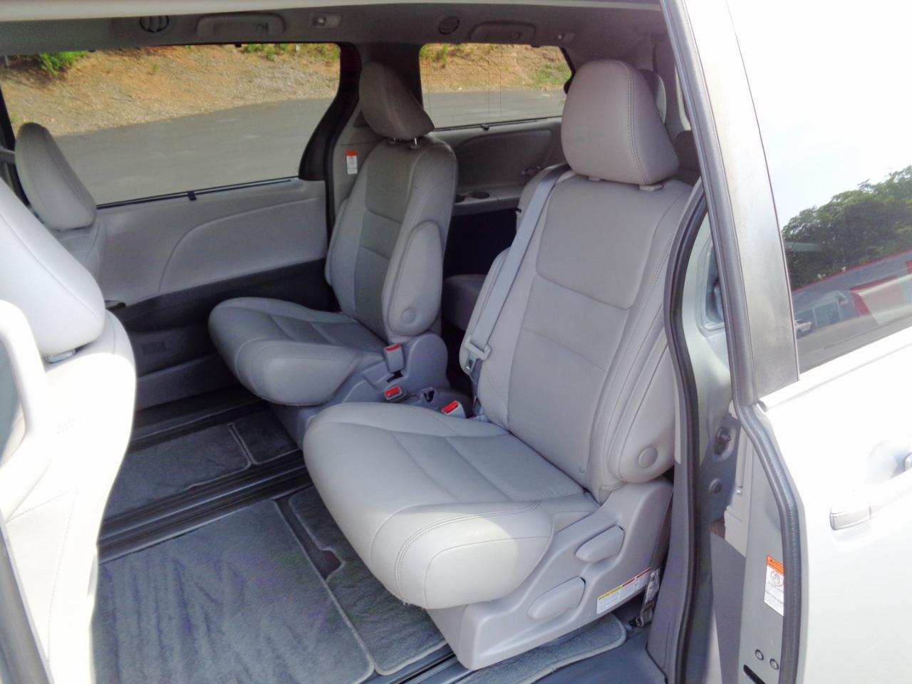 Toyota Sienna XLE Auto Access Seat FWD 7-Passenger (Natl) 2019