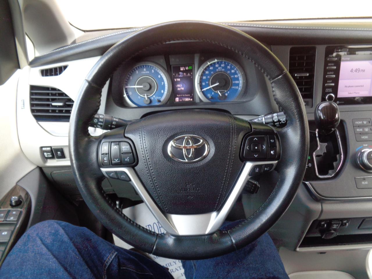 Toyota Sienna XLE Auto Access Seat FWD 7-Passenger (Natl) 2019
