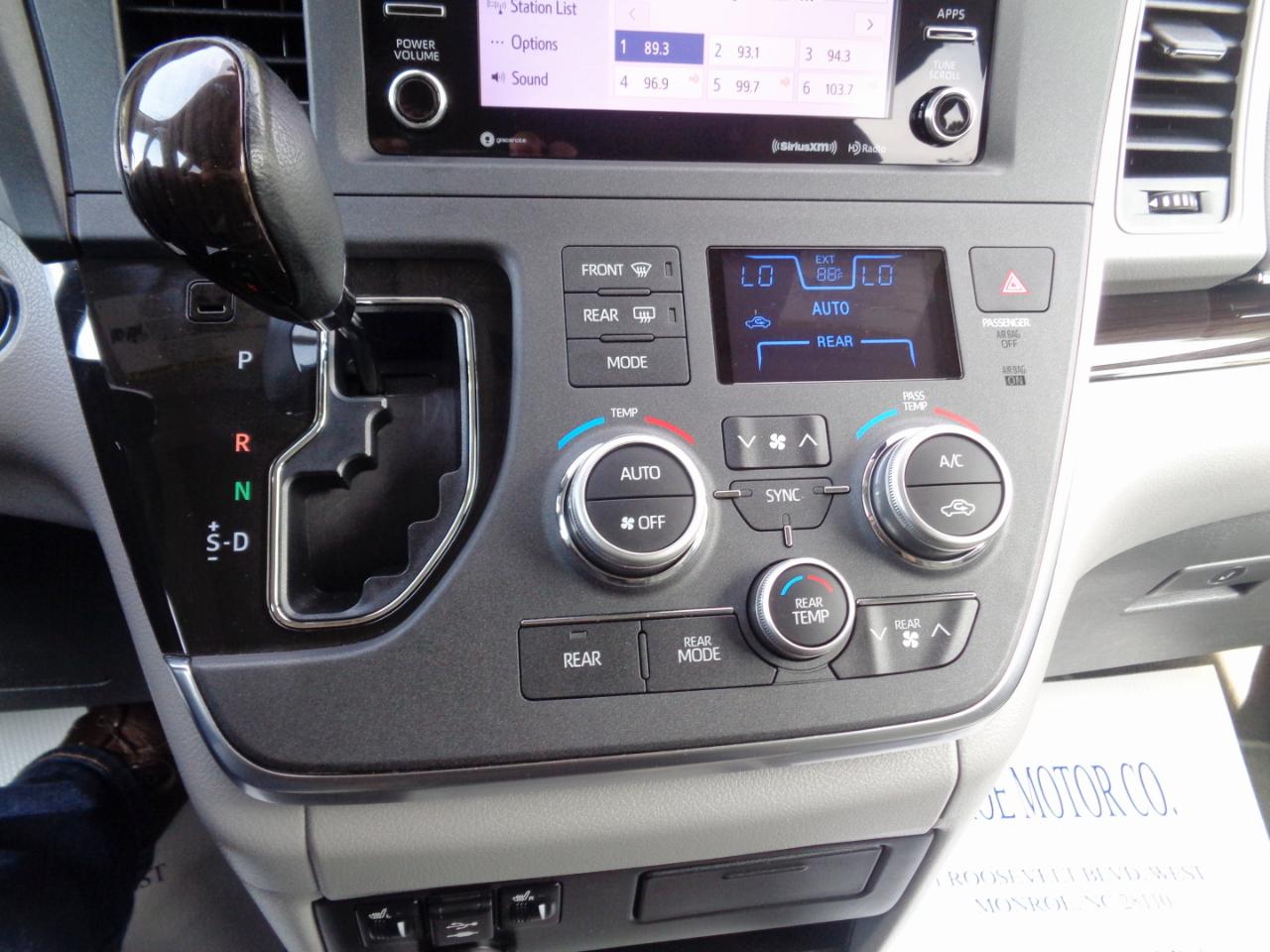 Toyota Sienna XLE Auto Access Seat FWD 7-Passenger (Natl) 2019
