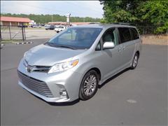 2019 Toyota Sienna 