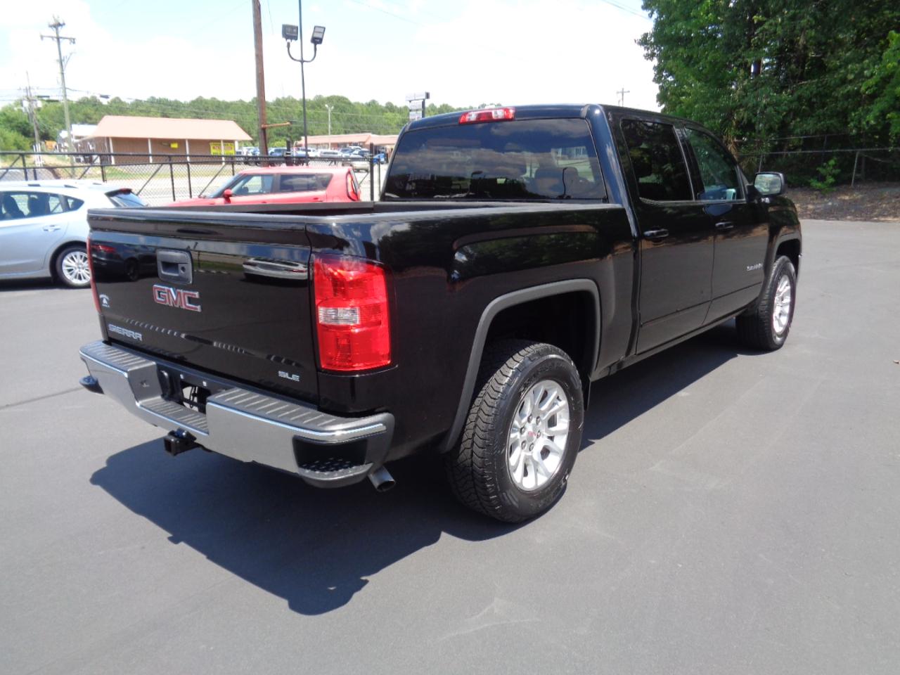 GMC Sierra 1500 4WD Crew Cab 143.5" SLE 2017
