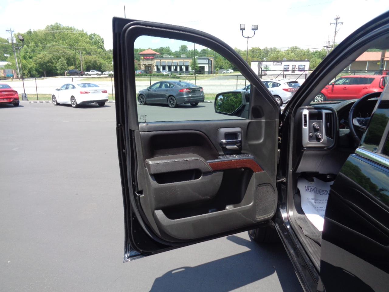 GMC Sierra 1500 4WD Crew Cab 143.5" SLE 2017