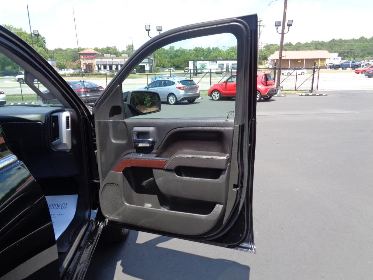 GMC Sierra 1500 4WD Crew Cab 143.5" SLE 2017