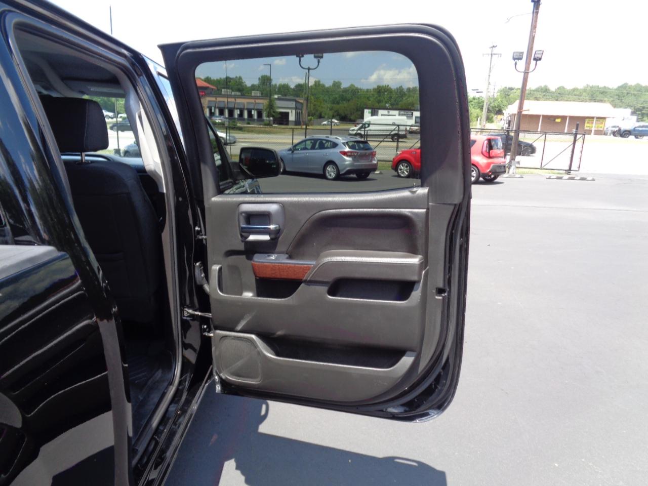 GMC Sierra 1500 4WD Crew Cab 143.5" SLE 2017