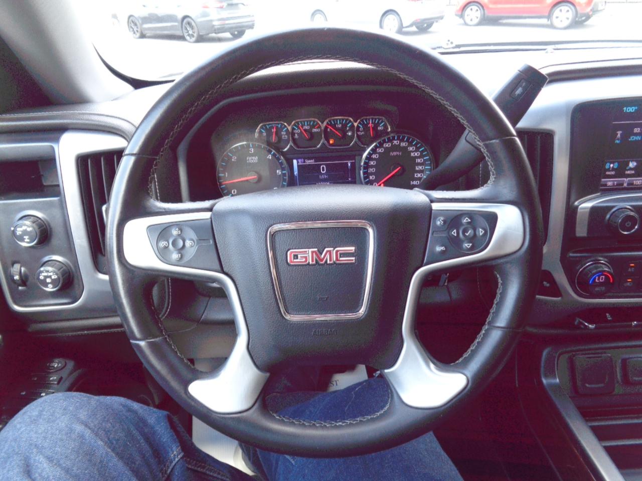 GMC Sierra 1500 4WD Crew Cab 143.5" SLE 2017