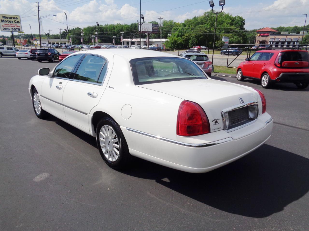 Lincoln Town Car 4dr Sdn Executive 2003