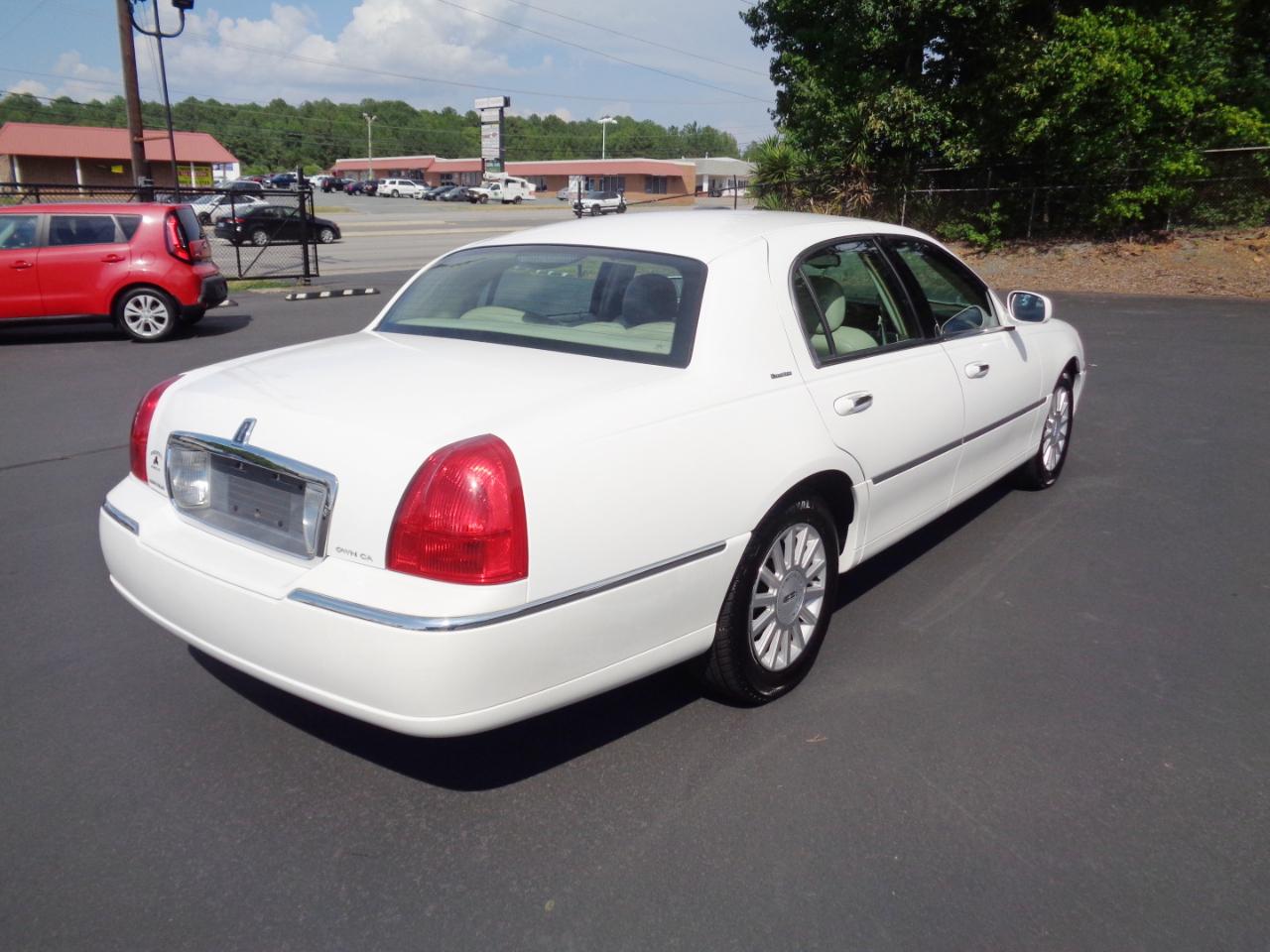 Lincoln Town Car 4dr Sdn Executive 2003