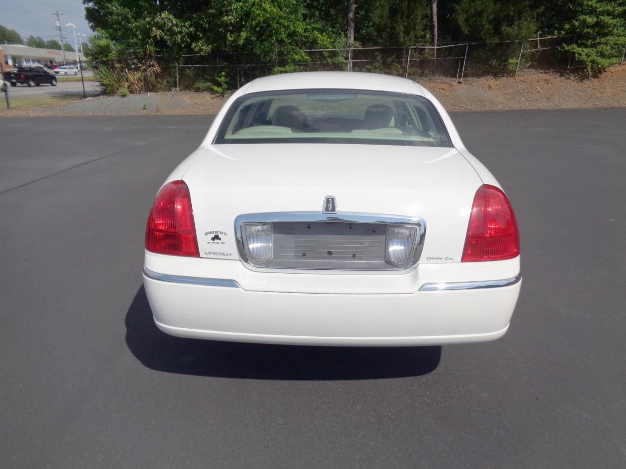Lincoln Town Car 4dr Sdn Executive 2003