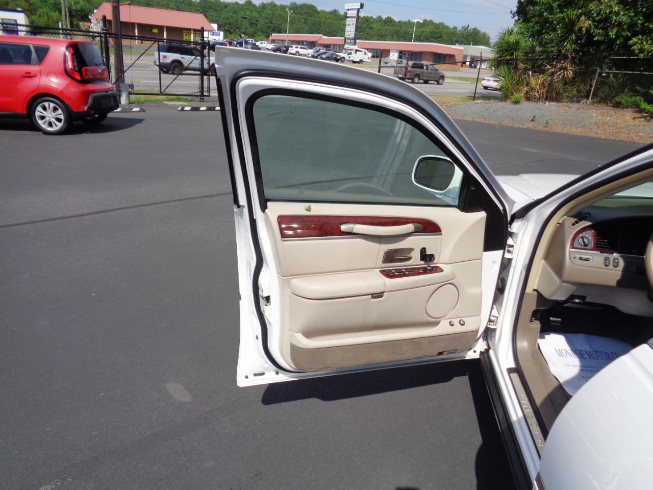 Lincoln Town Car 4dr Sdn Executive 2003