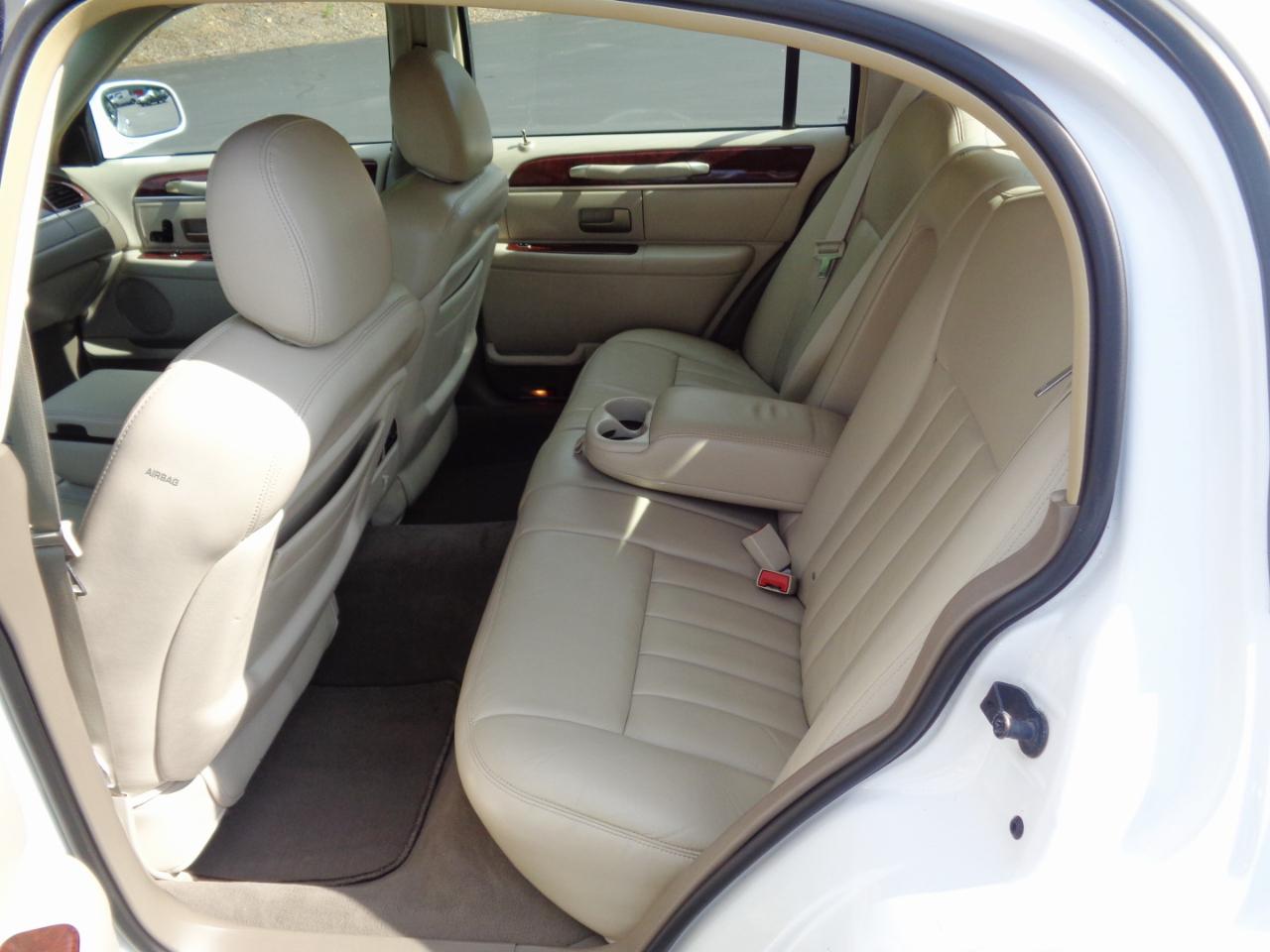 Lincoln Town Car 4dr Sdn Executive 2003