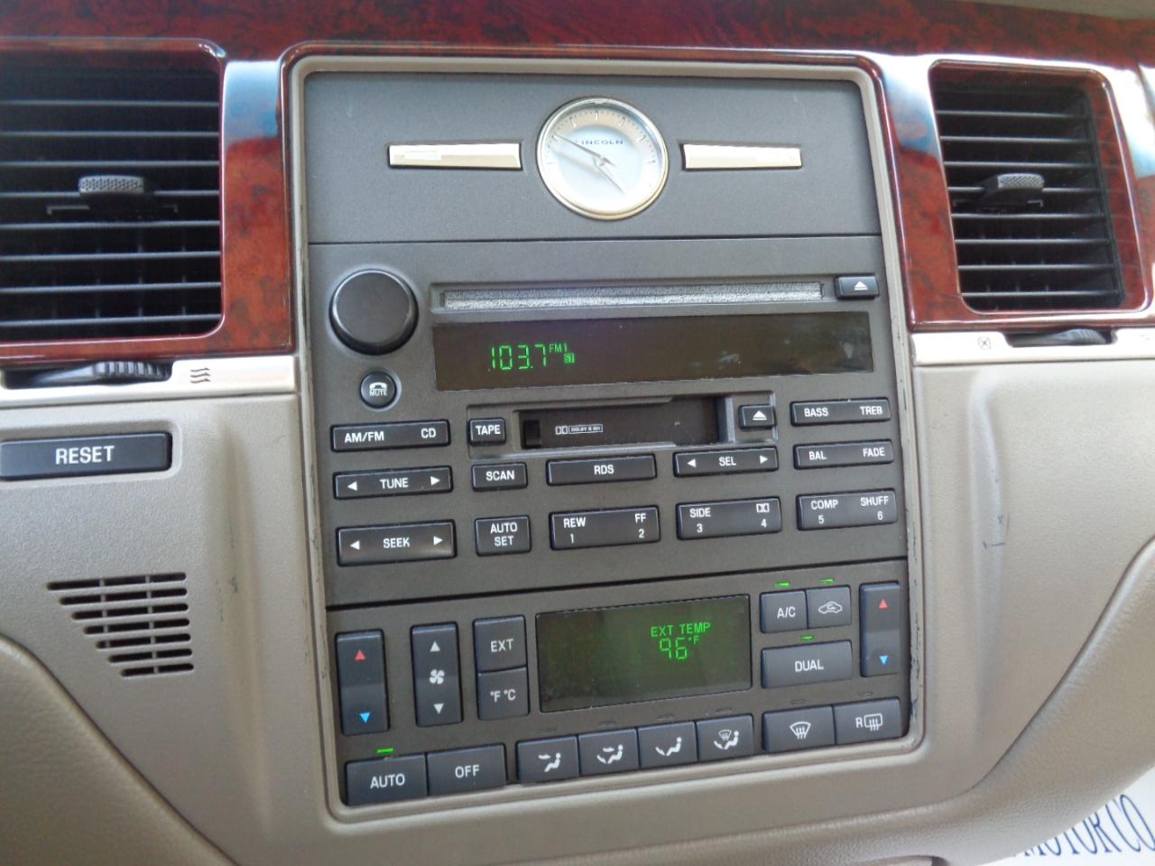 Lincoln Town Car 4dr Sdn Executive 2003
