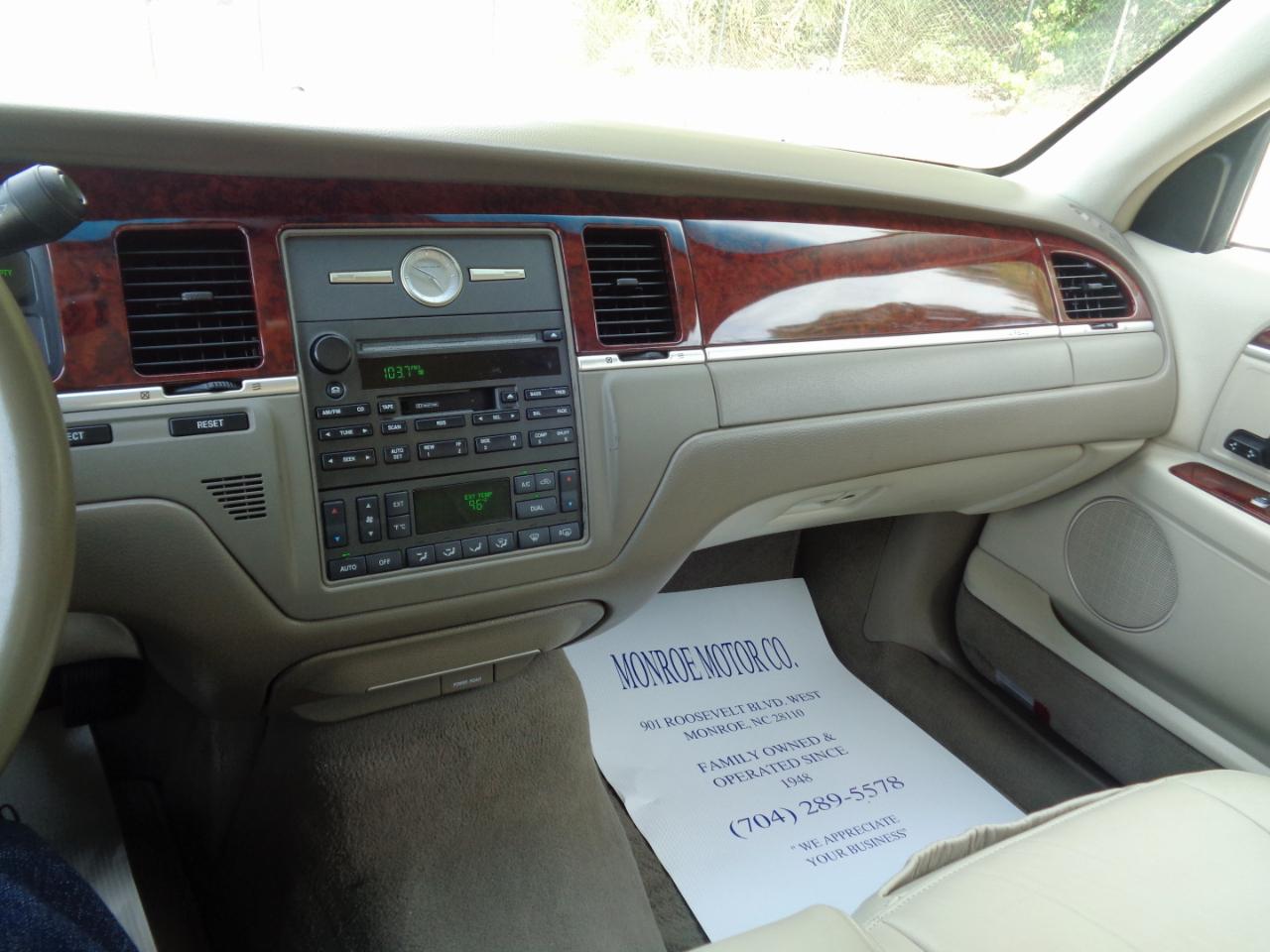 Lincoln Town Car 4dr Sdn Executive 2003