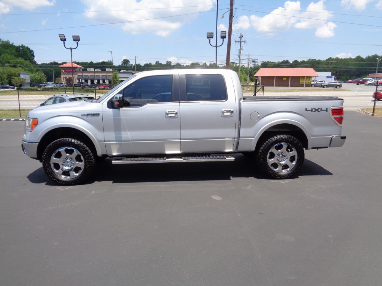 Ford F-150 4WD SuperCrew 145" Lariat 2011