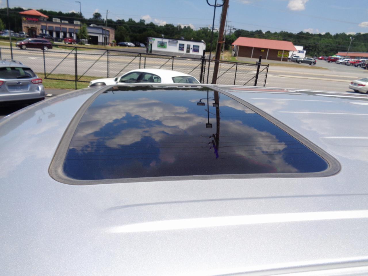 Ford F-150 4WD SuperCrew 145" Lariat 2011
