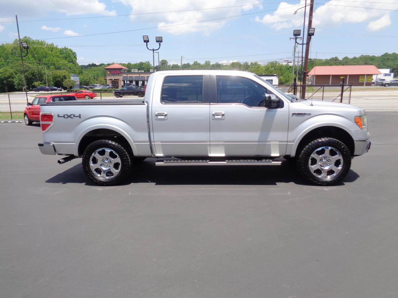 Ford F-150 4WD SuperCrew 145" Lariat 2011
