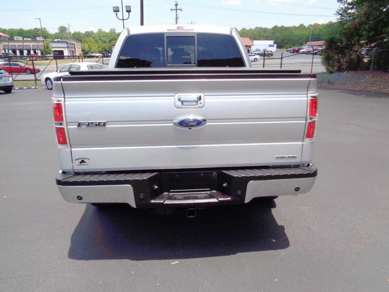Ford F-150 4WD SuperCrew 145" Lariat 2011