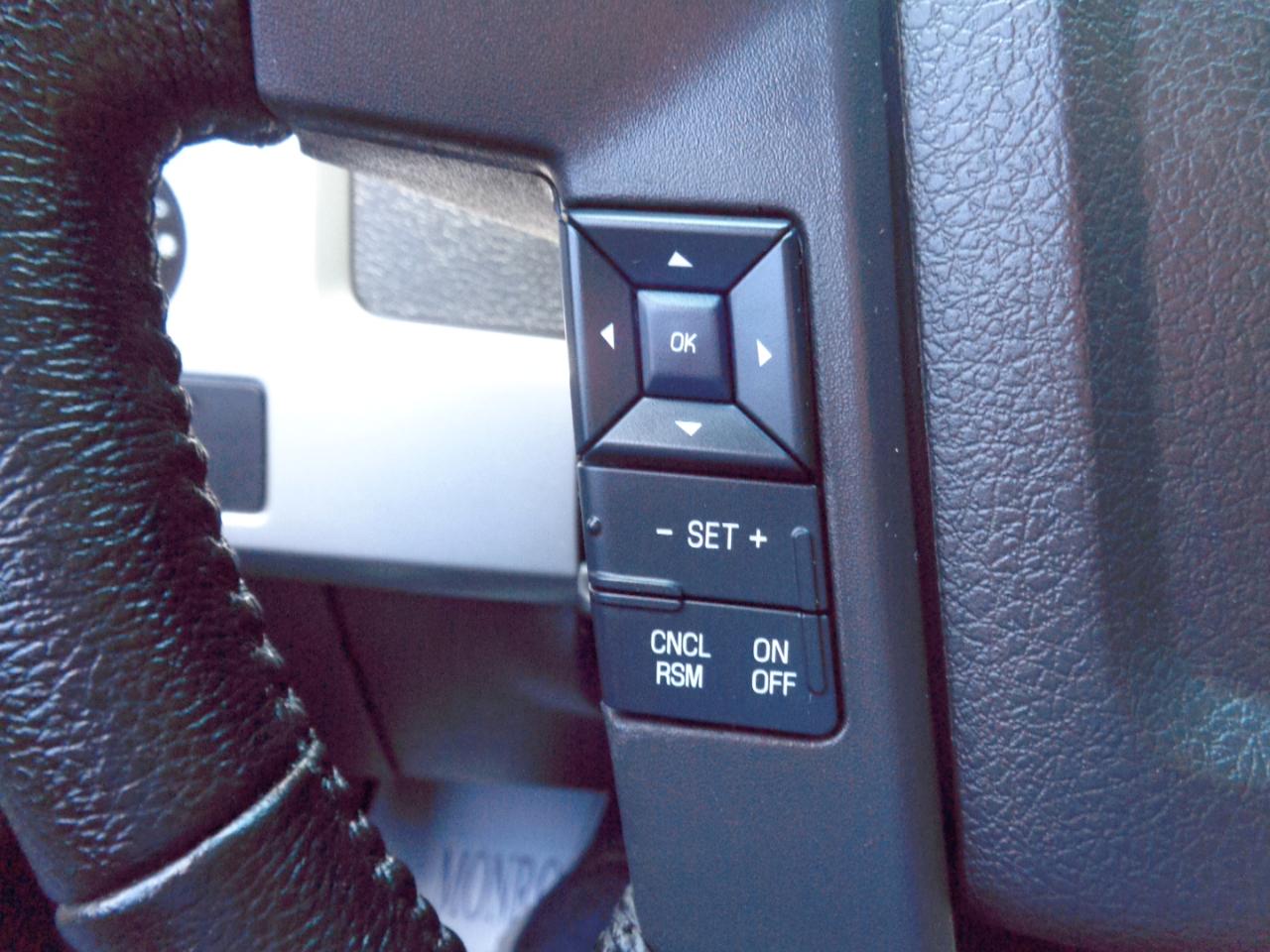 Ford F-150 4WD SuperCrew 145" Lariat 2011